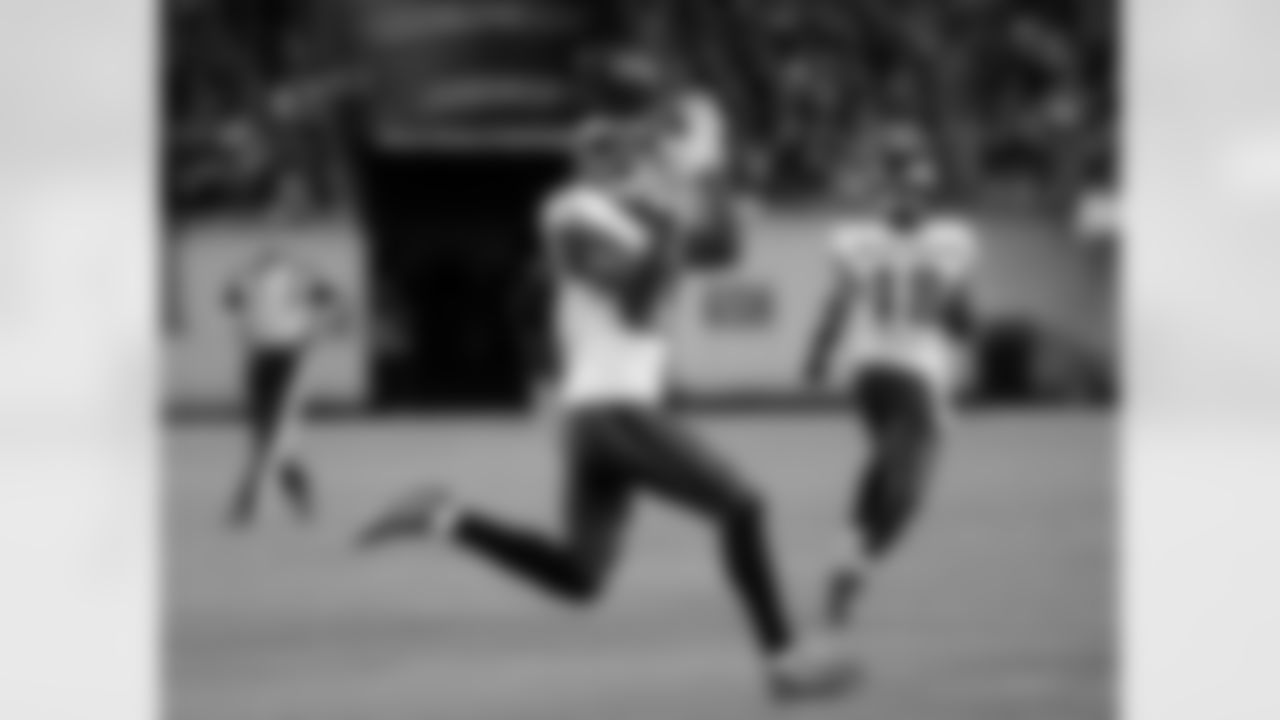 Eagles WR Jordan Matthews has a team-high 13 receptions for a team-high 185 receiving yards. Matthews has also hauled in 1 receiving touchdown on the season.