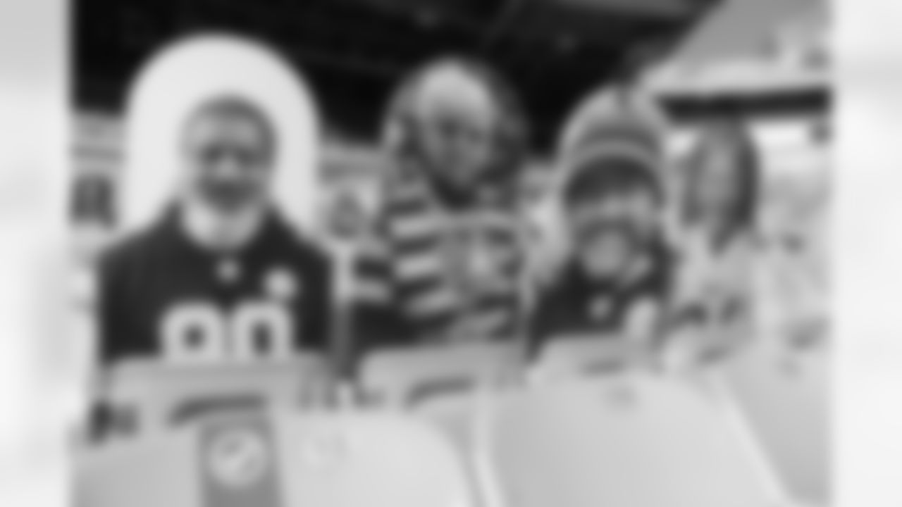 Fan cutouts at Heinz Field on Friday, Nov. 13, 2020 in Pittsburgh, PA. (Caitlyn Epes / Pittsburgh Steelers)