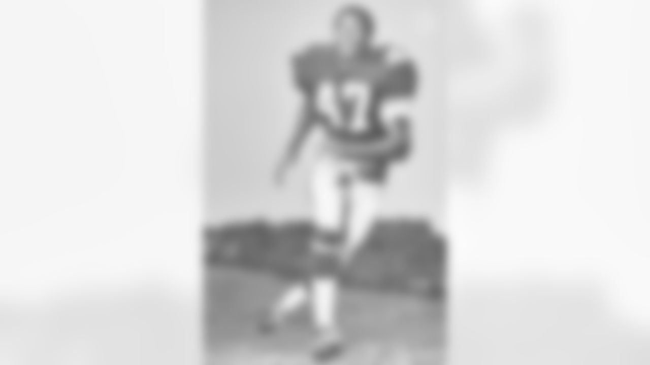 Mel Blount was inducted into the Pro Football Hall of Fame in 1989