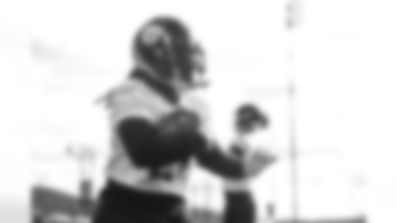 Pittsburgh Steelers running back Anthony McFarland (26) during practice at the UPMC Rooney Sports Complex preparing for a Week 18 matchup against the Cleveland Browns Thursday, Jan. 5, 2023 in Pittsburgh, PA. (Abigail Dean / Pittsburgh Steelers)