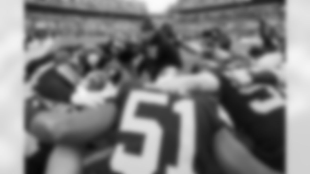 A 2018 Regular Season game between the Pittsburgh Steelers and the New England Patriots on December 16, 2018. The Steelers defeated the Patriots 17-10.