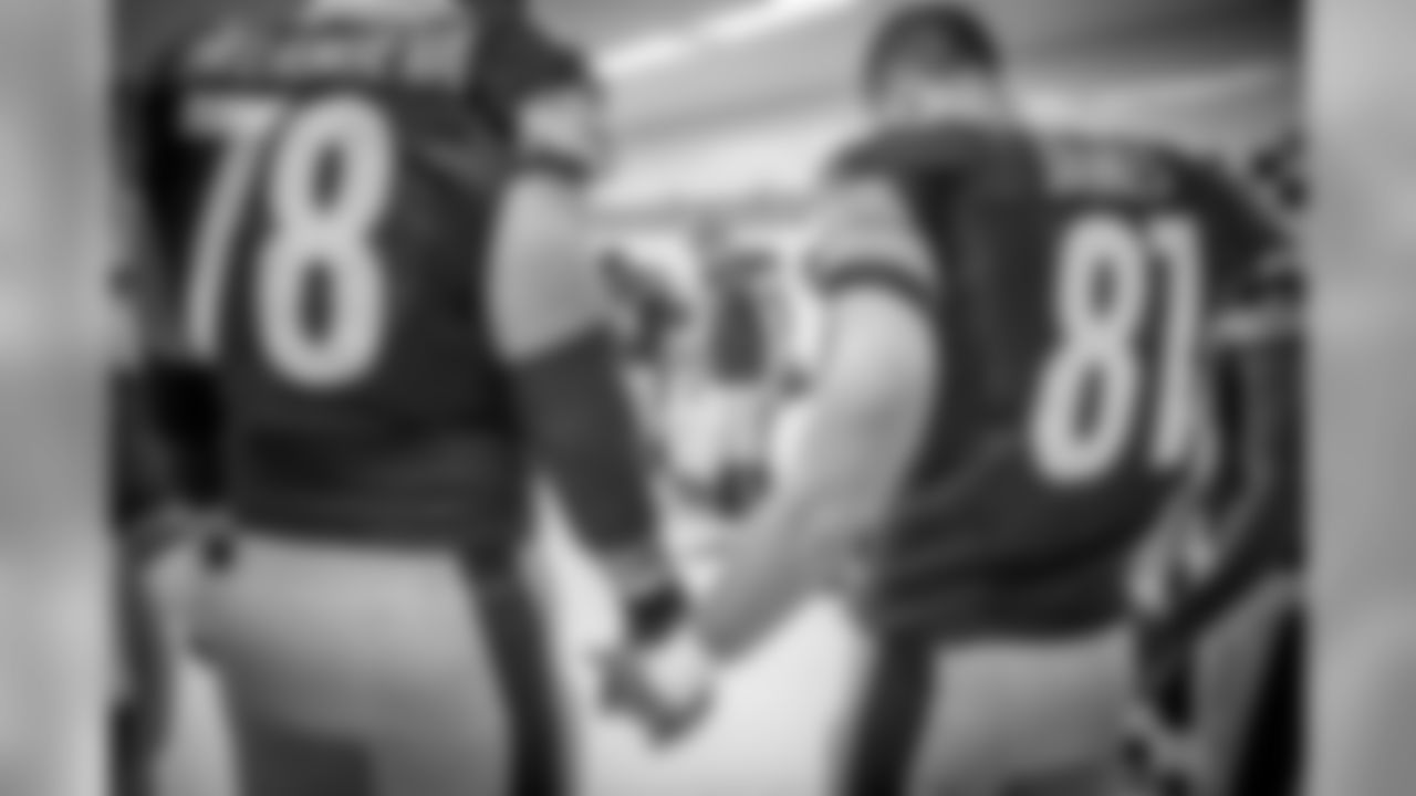 Ben Roethlisberger, Alejandro Villanueva and Jesse James