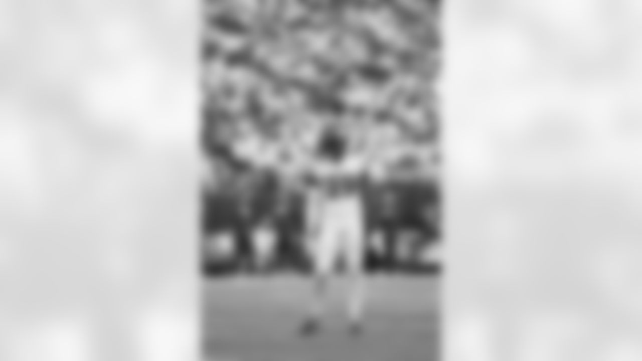 CB Chandon Sullivan