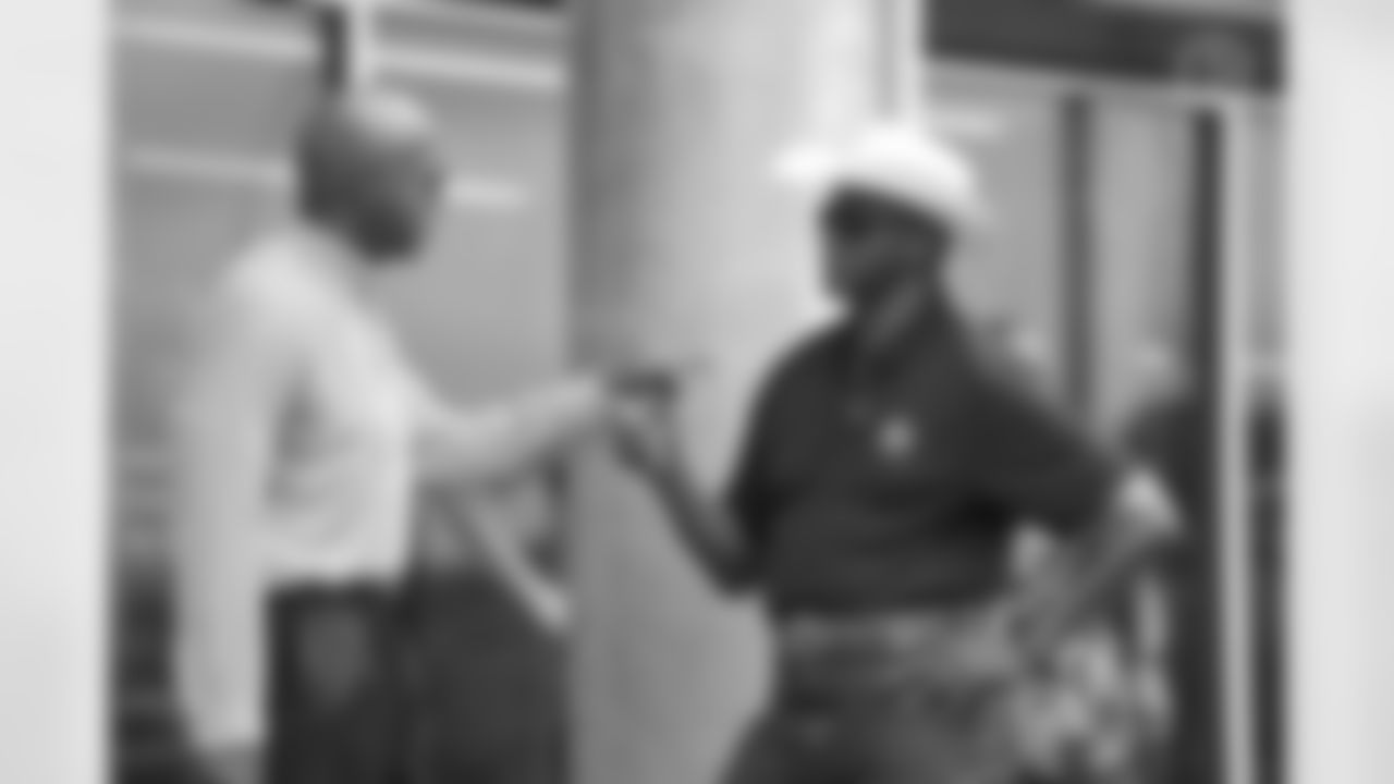 Pittsburgh Steelers Alumni Larry Brown and Mel Blount during Organized Team Activities (OTAs), Thursday June 2, 2022 at the UPMC Rooney Sports Complex. (Abigail Dean / Pittsburgh Steelers)