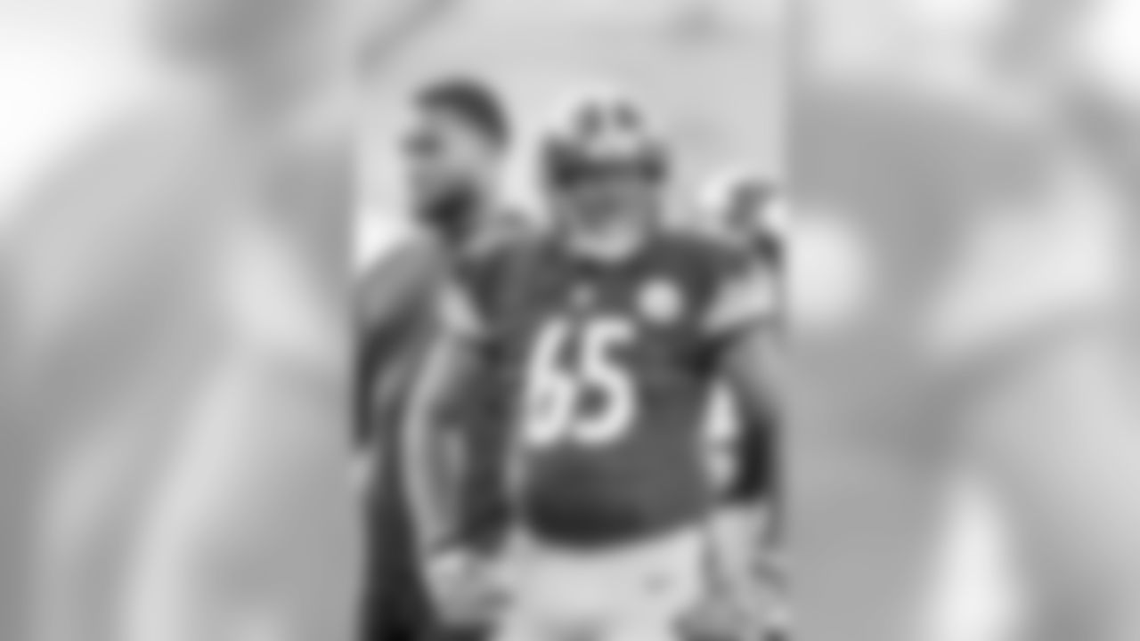 No. 65 - Lavon Hooks