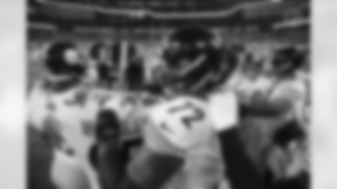 Pittsburgh Steelers offensive tackle Zach Banner (72) during a regular season game between the Pittsburgh Steelers and the Los Angeles Chargers, Sunday, Nov. 21, 2021 in Inglewood, CA. The Chargers beat the Steelers 41-37. (Will Navarro / Pittsburgh Steelers)