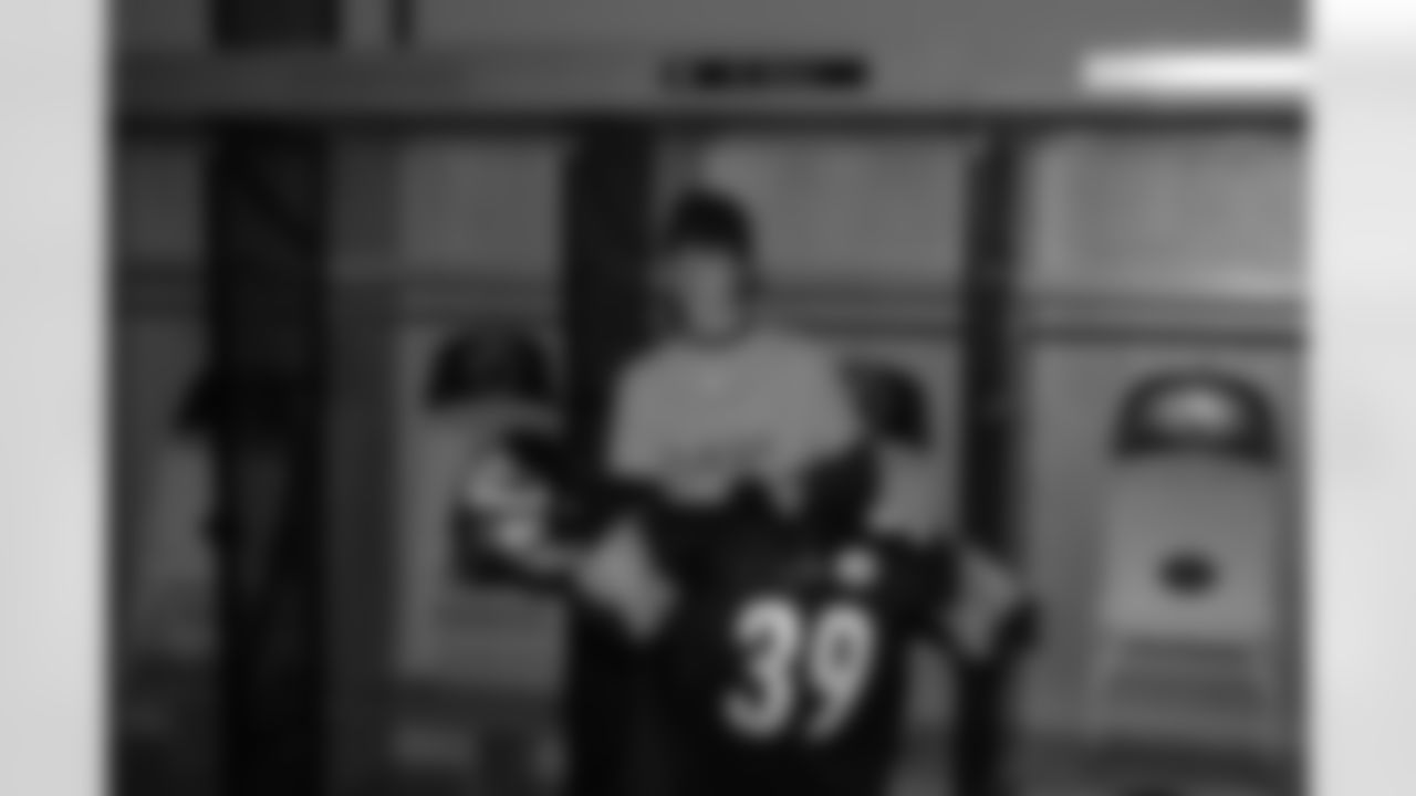 08_DraftDay_HeinzField_dh_203