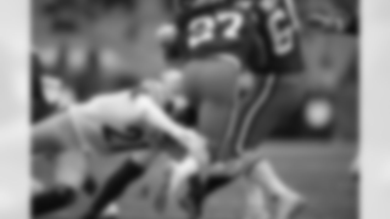 Pittsburgh Steelers safety Sean Davis (21) tackles his opponent during a regular season game between the Pittsburgh Steelers and the Cleveland Browns, Sunday, Jan. 3, 2021 in Cleveland, OH. The Browns defeated the Steelers 24-22. (Karl Roser / Pittsburgh Steelers)