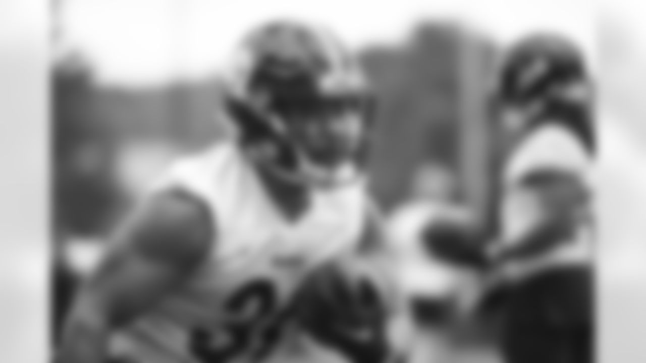 Pittsburgh Steelers running back Jaylen Warren (30) participates in the Organized Team Activities (OTAs), Thursday May 26, 2022 at the UPMC Rooney Sports Complex. (Abigail Dean / Pittsburgh Steelers)