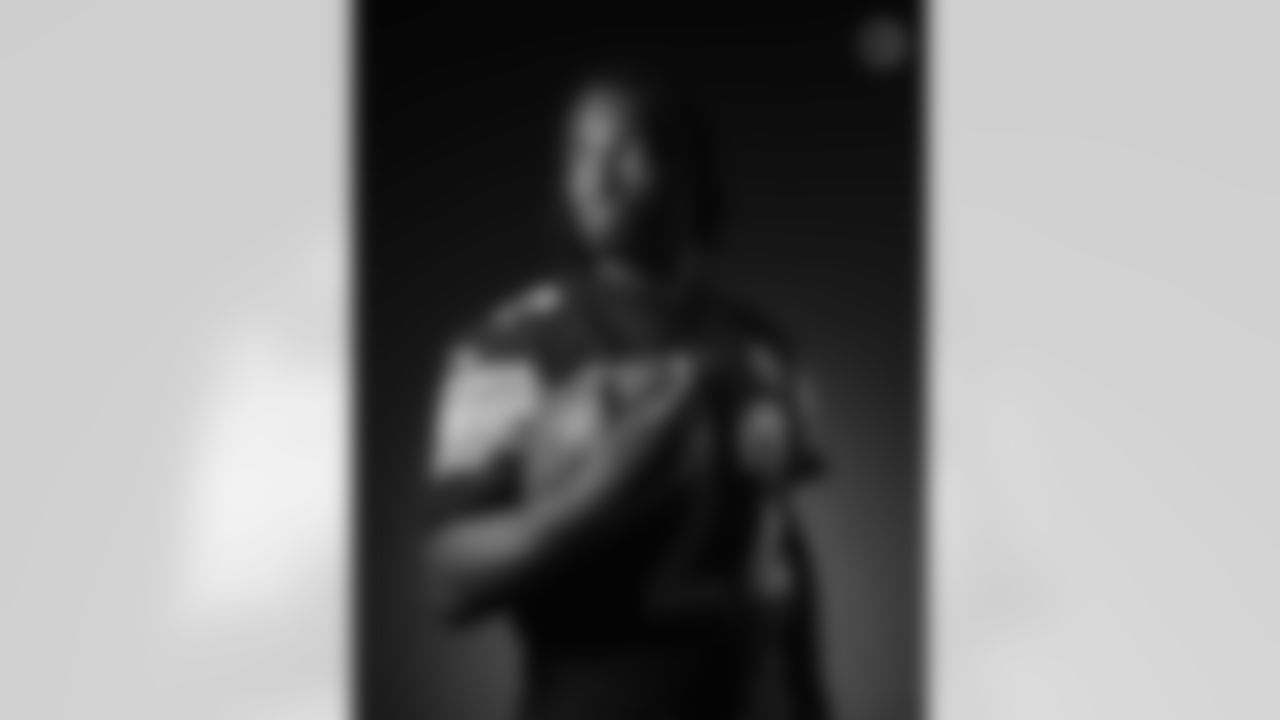 Pittsburgh Steelers running back Najee Harris (22) poses for a photo after being selected in the first round of the NFL Draft, Friday, April 30, 2021 in Pittsburgh, PA. (Karl Roser / Pittsburgh Steelers)