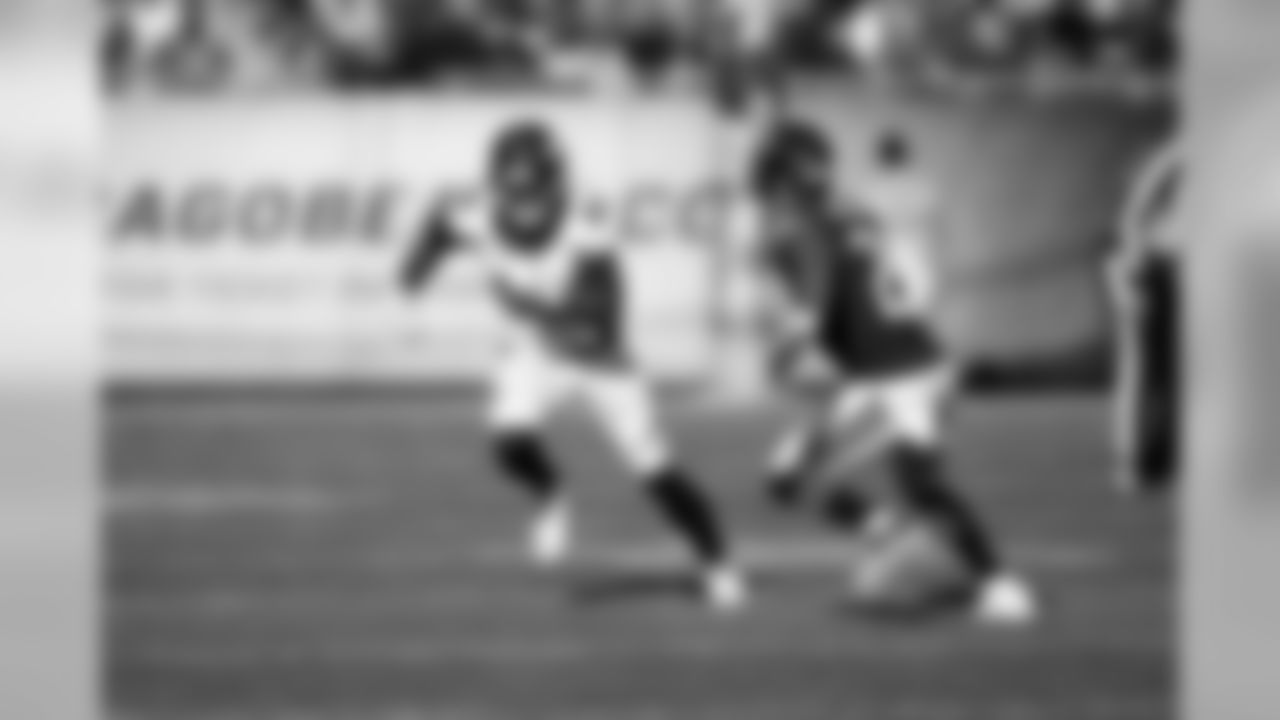 WR Demaryius Thomas leads all Broncos pass catchers in receptions (88) and receiving yards (1,067). Thomas also has 3 receiving touchdowns on the season.