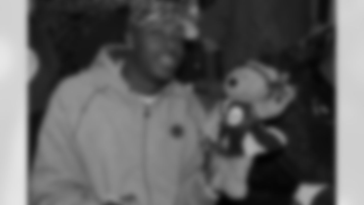 09_Childrens_Hospital_Toy_Drive