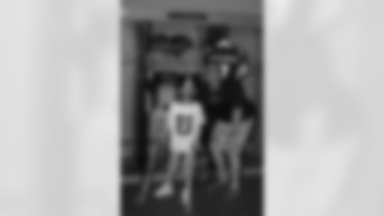 08_DraftDay_HeinzField_dh_473