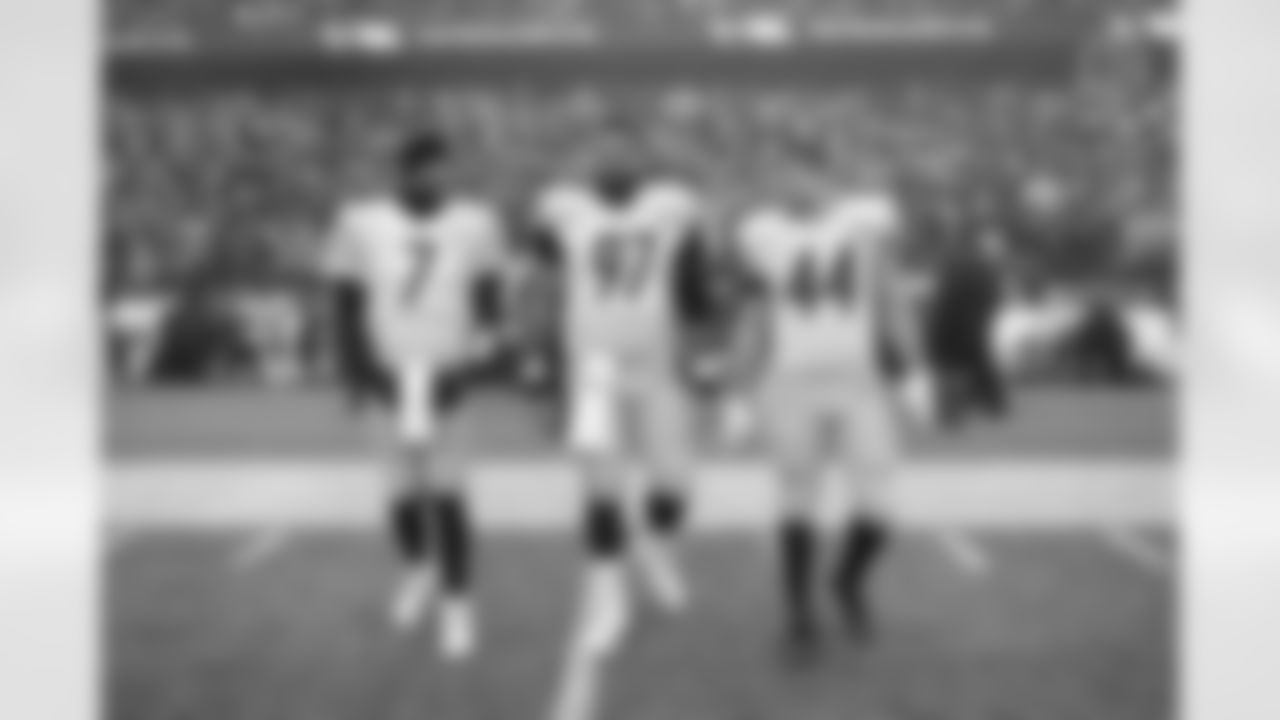 Pittsburgh Steelers quarterback Ben Roethlisberger (7), Pittsburgh Steelers defensive tackle Cameron Heyward (97) and Pittsburgh Steelers fullback Derek Watt (44) during a regular season game between the Pittsburgh Steelers and the Baltimore Ravens, Sunday, Jan. 9, 2022 in Baltimore, MD. The Steelers beat the Ravens 16-13. (Karl Roser / Pittsburgh Steelers)