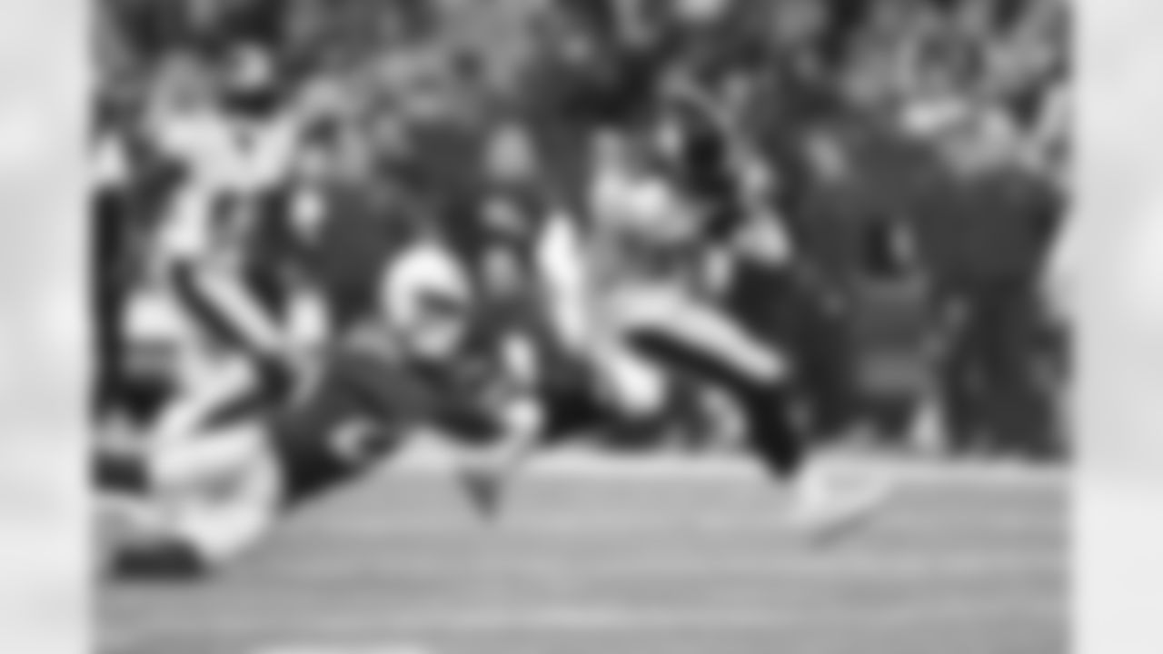 Pittsburgh Steelers running back Benny Snell Jr. (24) during a regular season game between the Pittsburgh Steelers and the Indianapolis Colts, Monday, Nov. 28, 2022 in Indianapolis, IN. (Abigail / Pittsburgh Steelers)