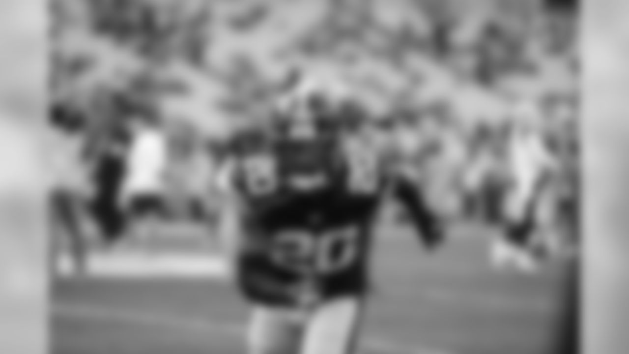 A 2019 regular season game between the Pittsburgh Steelers and the Los Angeles Rams on Sunday, November 10, 2019.