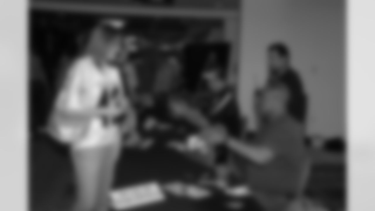 08_DraftDay_HeinzField_dh_130