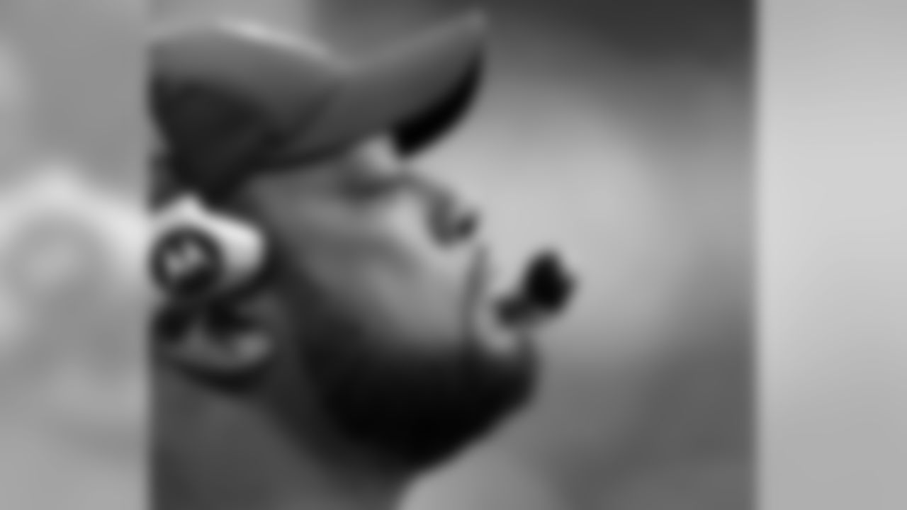 Pittsburgh Steelers head coach Mike Tomlin looks towards the field during the first quarter of an NFL football game against the Arizona Cardinals, Sunday, Oct. 23, 2011, in Glendale, Ariz. (AP Photo/Ross D. Franklin)