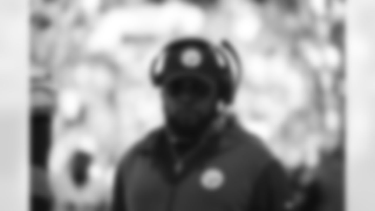 Pittsburgh Steelers Head Coach Mike Tomlin during a regular season game between the Pittsburgh Steelers and the Cleveland Browns, Sunday, Oct. 31, 2021 in Cleveland, OH. (Taylor Ollason / Pittsburgh Steelers)