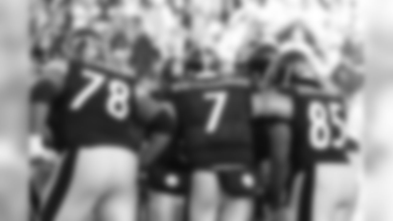 09_OAK_Huddle