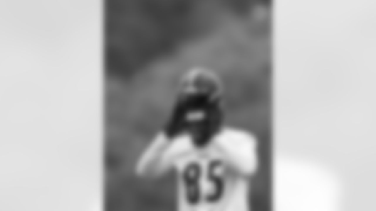 Pittsburgh Steelers tight end Eric Ebron (85) participates in the Organized Team Activities (OTAs), Wednesday June 2, 2021 at the UPMC Rooney Sports Complex. (Karl Roser / Pittsburgh Steelers)