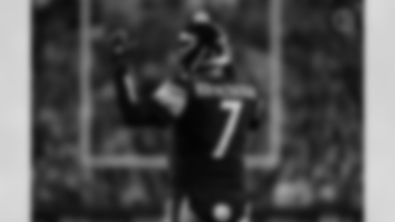 Pittsburgh Steelers quarterback Ben Roethlisberger (7) during a regular season game between the Pittsburgh Steelers and the Seattle Seahawks, Sunday, Oct. 17, 2021 in Pittsburgh, PA. (Caitlyn Epes / Pittsburgh Steelers)