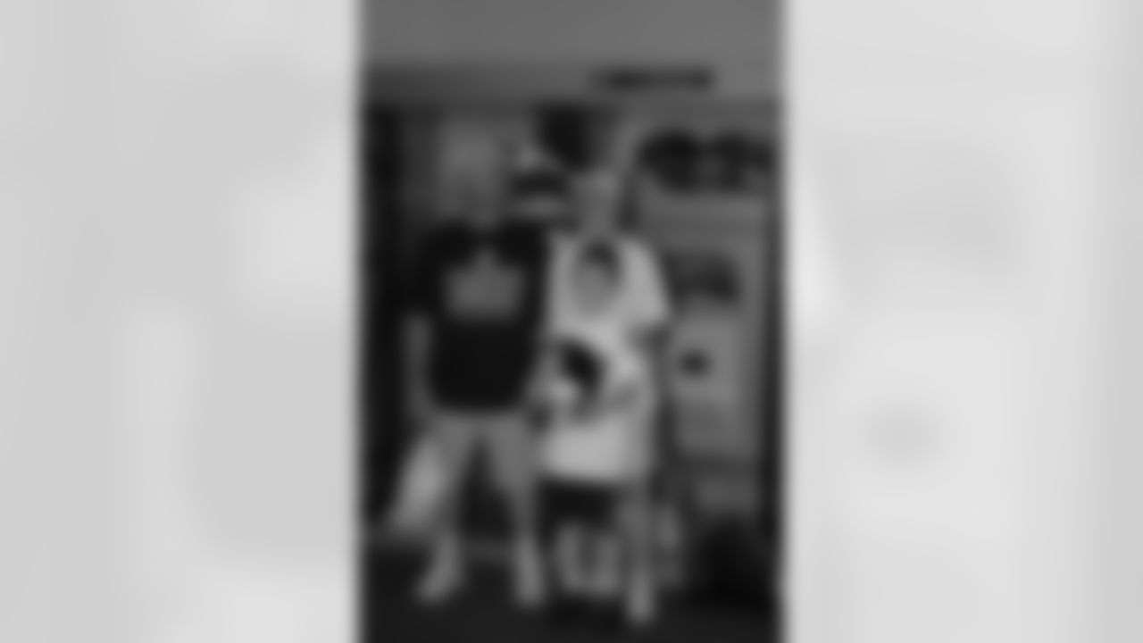 08_DraftDay_HeinzField_dh_491