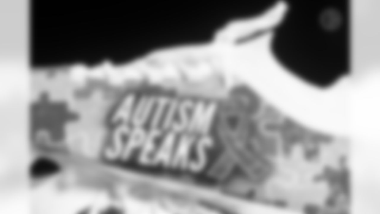 Pittsburgh Steelers running back Benny Snell Jr. (24) will showcase his custom cleats supporting autism awareness through Autism Speaks during Week 13. Artist: Vinnie Candelore (Caitlyn Epes / Pittsburgh Steelers)