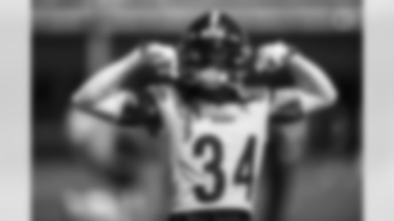 Pittsburgh Steelers safety Terrell Edmunds (34) participates in the Organized Team Activities (OTAs), Tuesday May 31, 2022 at the UPMC Rooney Sports Complex. (Karl Roser / Pittsburgh Steelers)