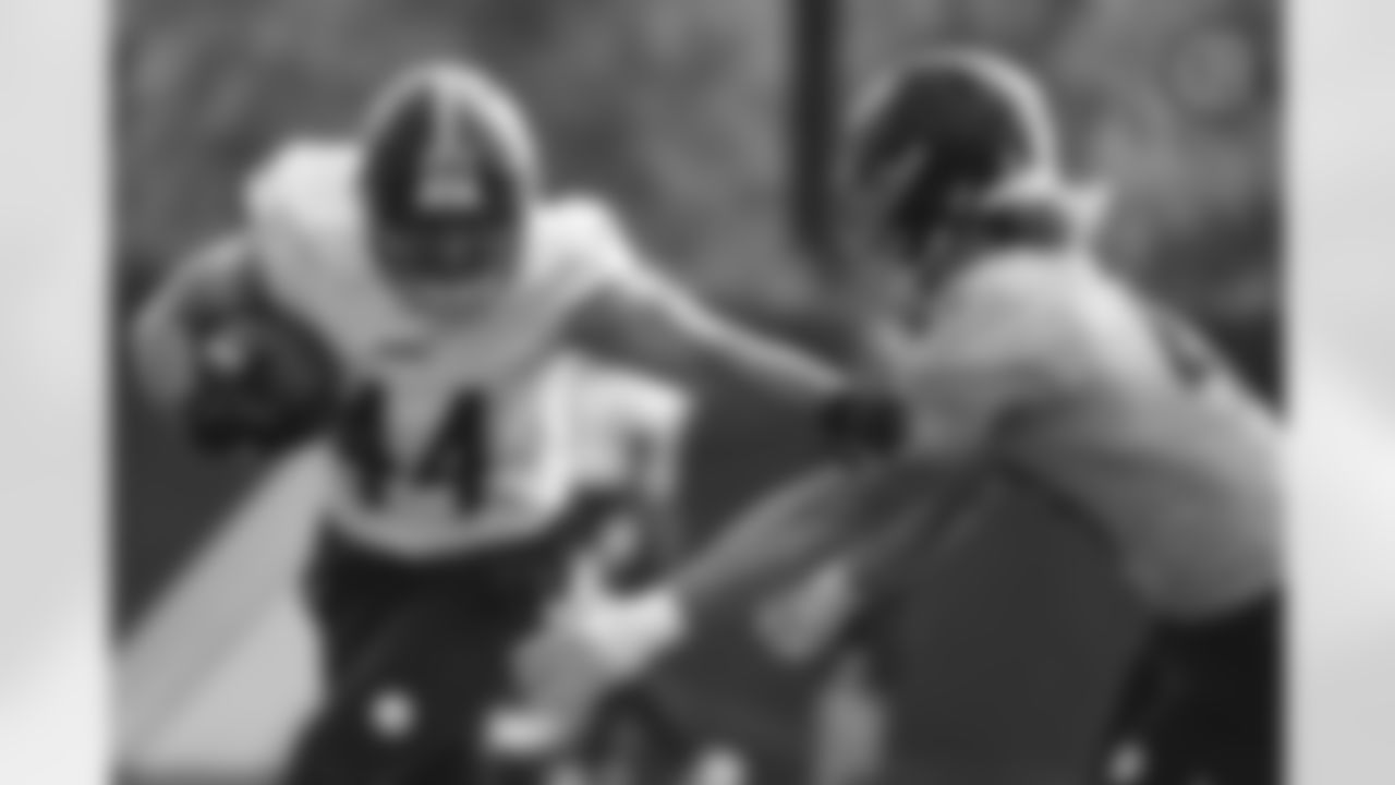 Pittsburgh Steelers fullback Derek Watt (44) and Pittsburgh Steelers linebacker Derrek Tuszka (48) during practice at the UPMC Rooney Sports Complex preparing for a Week 5 matchup against the Denver Broncos, Friday, Oct. 8, 2021 in Pittsburgh, PA. (Caitlyn Epes / Pittsburgh Steelers)