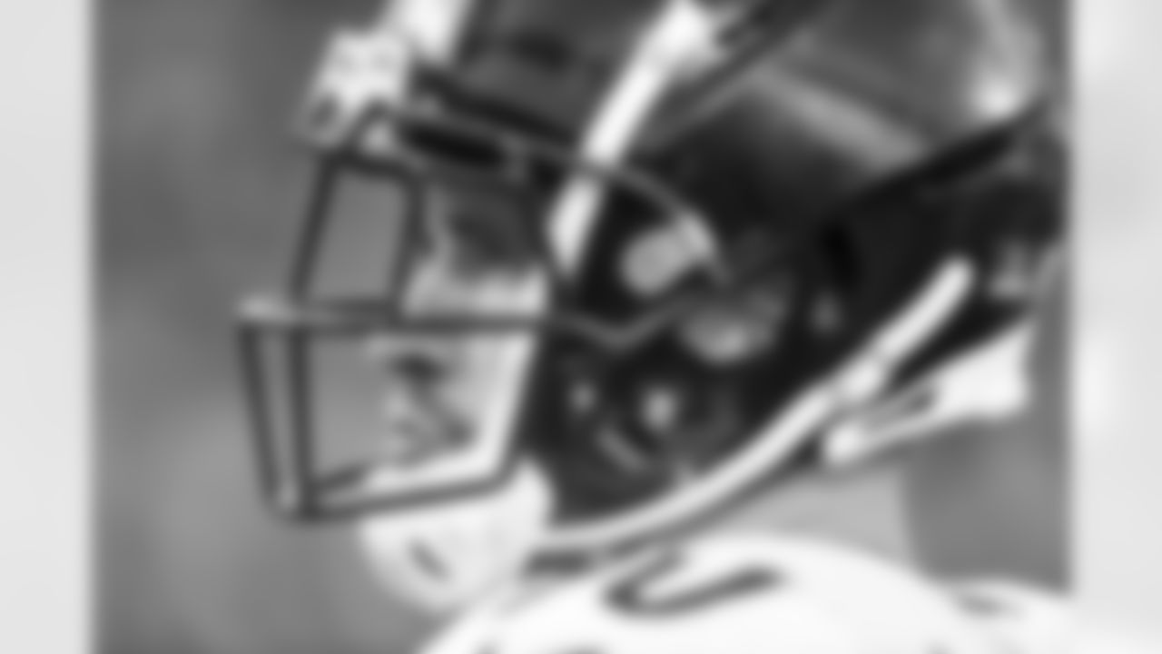 \Pittsburgh Steelers linebacker T.J. Watt (90) during to a regular season game between the Pittsburgh Steelers and the Carolina Panthers, Sunday, Dec. 18, 2022 in Charlotte, NC. (Karl Roser / Pittsburgh Steelers)