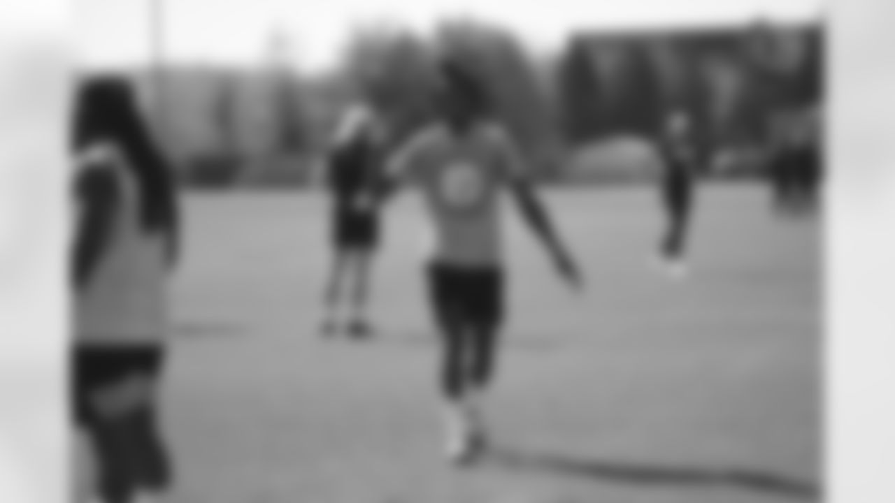 Pittsburgh Steelers wide receiver Tyler Vaughns (80) participates in Phase One of the voluntary offseason workout program, Monday April 25, 2022 at the UPMC Rooney Sports Complex. (Caitlyn Epes / Pittsburgh Steelers)