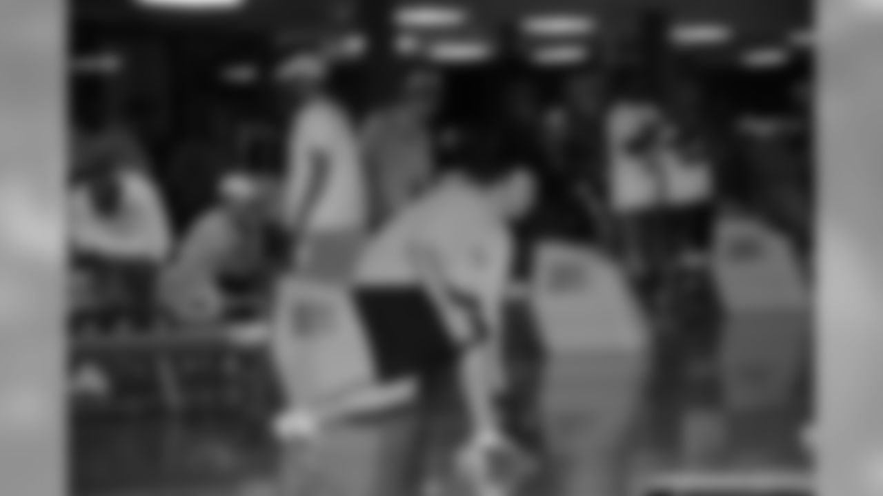 2010_steelers_team_bowling_001