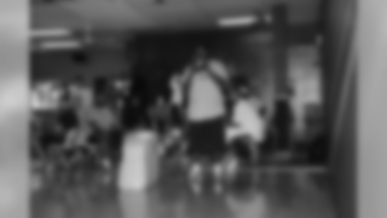 2010_steelers_team_bowling_001