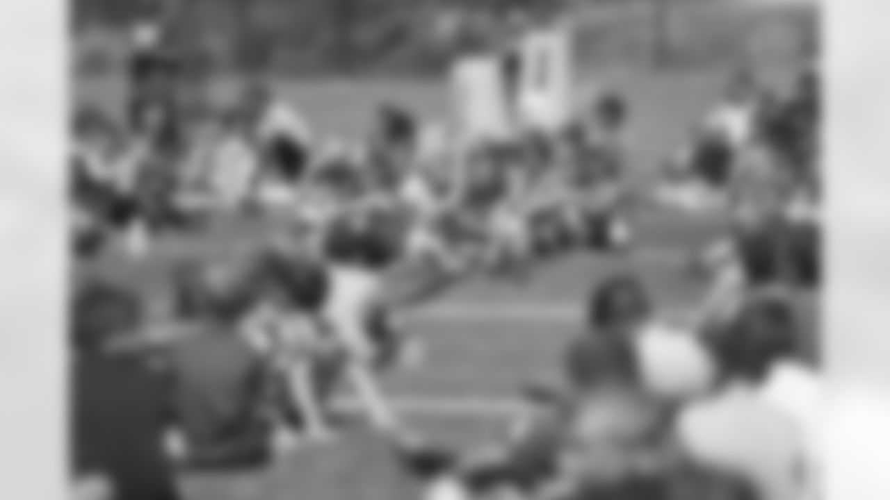 The Steelers host a 2021 Youth Football Camp at Highlands Sports Complex Monday, June 28, 2021 in Triadelphia, WV. (Caitlyn Epes / Pittsburgh Steelers)