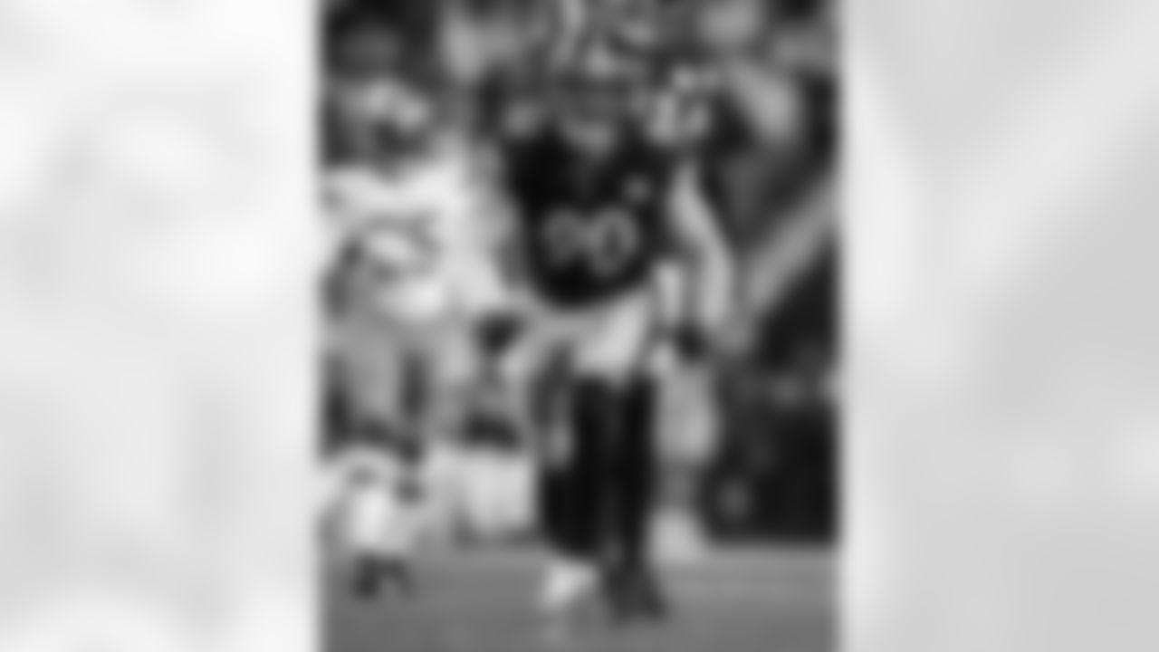 Pittsburgh Steelers linebacker T.J. Watt (90) during a regular season game between the Pittsburgh Steelers and the Cleveland Browns, Monday, Jan. 3, 2022 in Pittsburgh, PA. The Steelers beat the Browns 26-14. (Karl Roser / Pittsburgh Steelers)