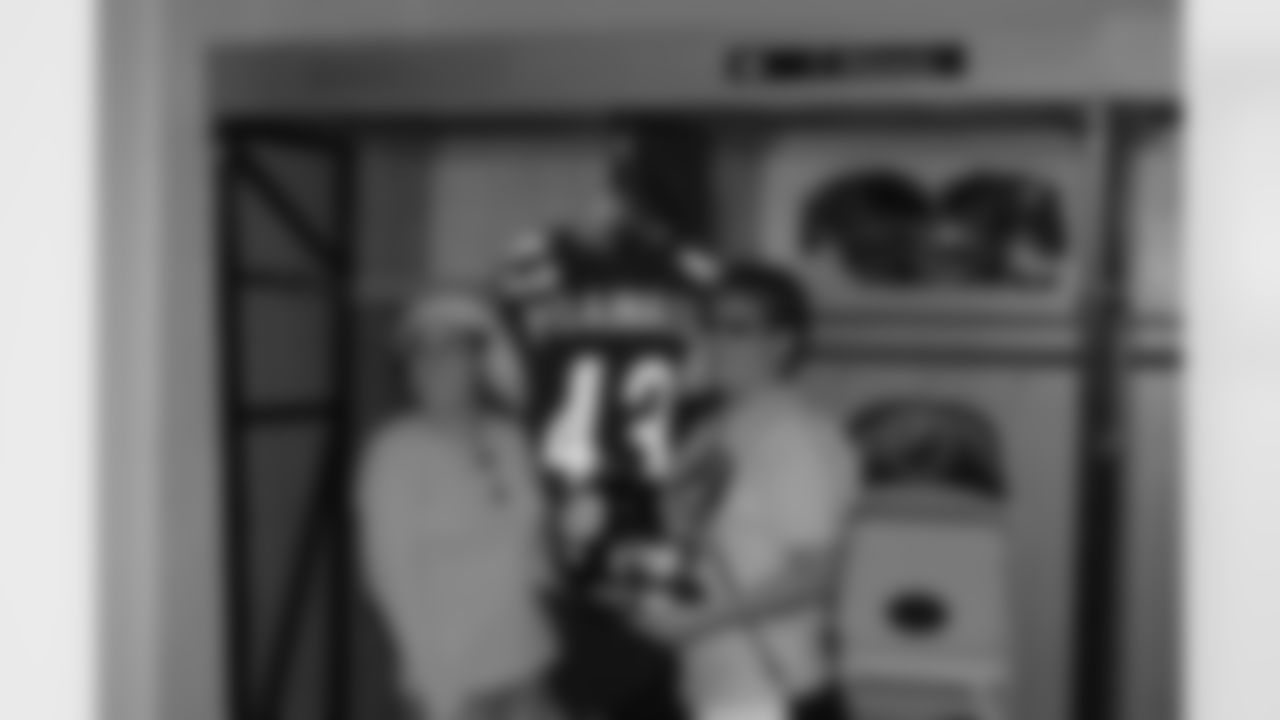 08_DraftDay_HeinzField_dh_503