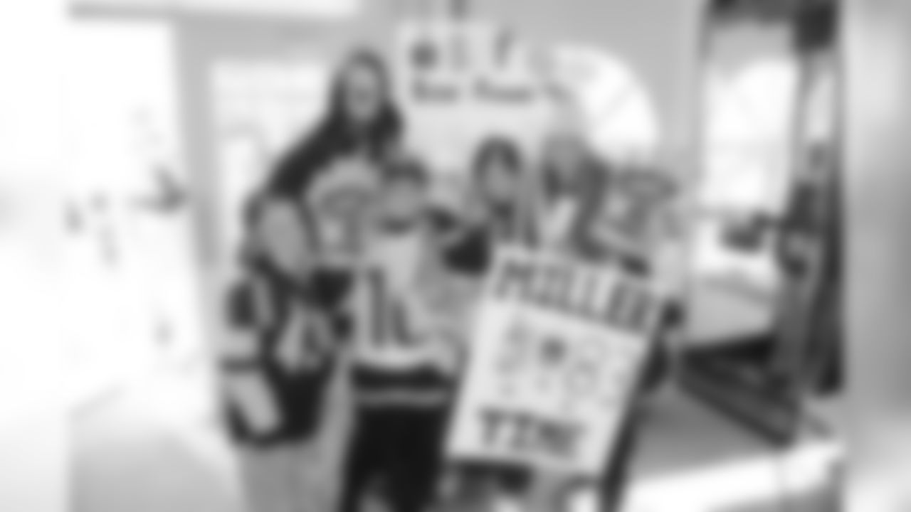 09_OAK_Fans_2