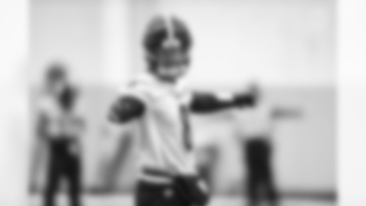 Pittsburgh Steelers quarterback Kenny Pickett (8) during practice at the UPMC Rooney Sports Complex preparing for a Week 16 matchup against the Las Vegas Raiders Friday, Dec. 23, 2022 in Pittsburgh, PA. (Abigail Dean / Pittsburgh Steelers)