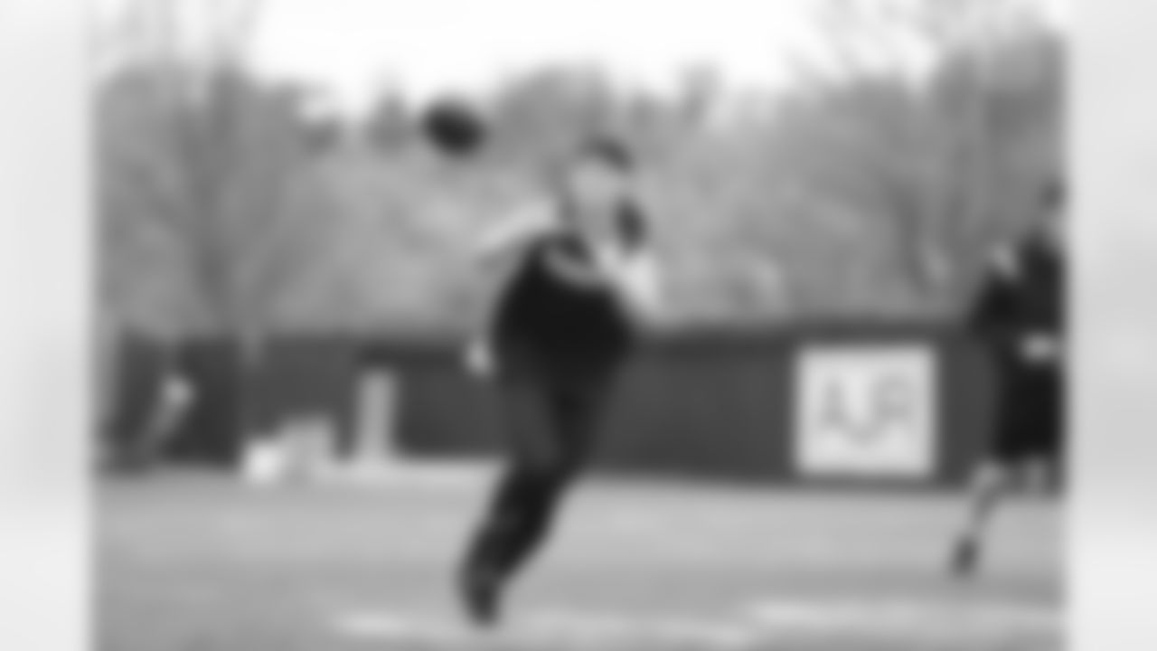 WR Gunner Olszewski - No. 89