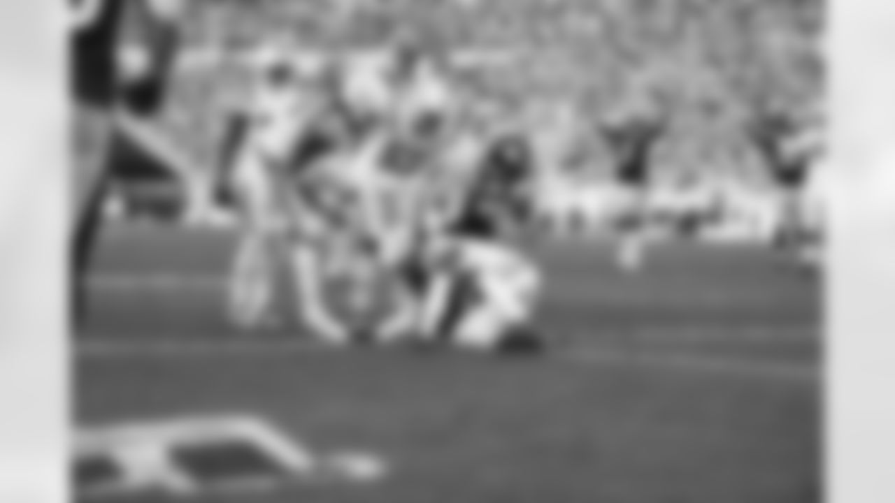 Pittsburgh Steelers tight end Vance McDonald (89) retires