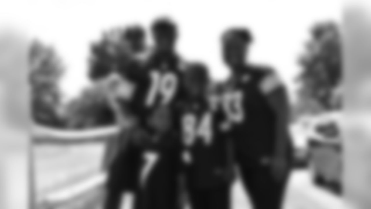 Pittsburgh Steelers players practice at Saint Vincent College during the 2019 Steelers Training Camp.