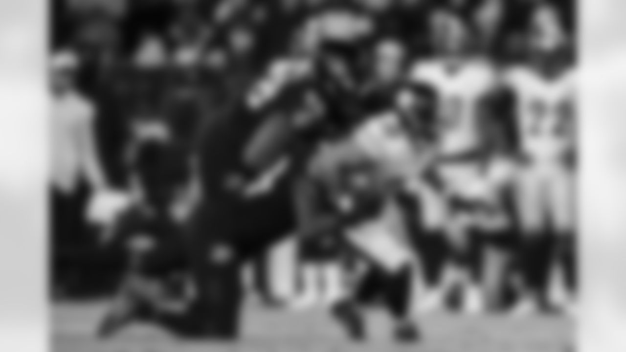 Pittsburgh Steelers running back Jaylen Warren (30) during a regular season game between the Pittsburgh Steelers and the Baltimore Ravens, Sunday, Jan. 1, 2023 in Baltimore, MD. (Abigail Dean / Pittsburgh Steelers)
