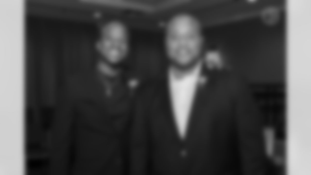 Steelers alumni honor Troy Polamalu at the annual Mel Blount Celebrity Roast, Friday, May 5, 2023 in Pittsburgh, PA. (Abigail Dean / Pittsburgh Steelers)