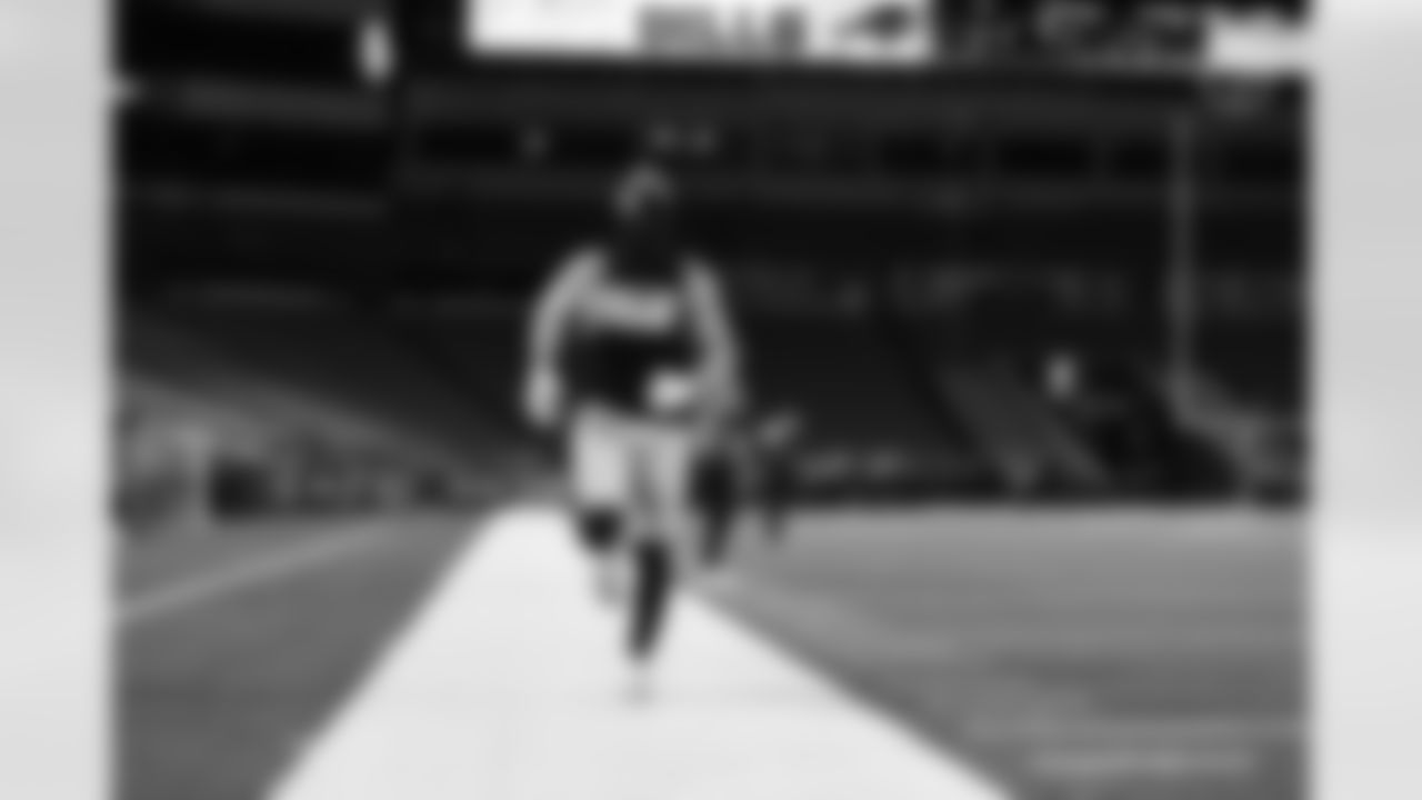 Pittsburgh Steelers linebacker T.J. Watt (90) during a regular season game between the Pittsburgh Steelers and the Buffalo Bills, Sunday, Dec. 13, 2020 in Buffalo, NY. (Karl Roser / Pittsburgh Steelers)