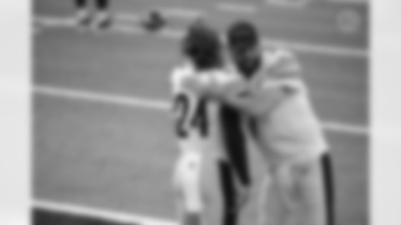 Pittsburgh Steelers quarterback Ben Roethlisberger (7) and Pittsburgh Steelers running back Benny Snell Jr. (24) warm up before a regular season game between the Pittsburgh Steelers and the New York Giants, Monday, Sept. 14, 2020 in East Rutherford, NJ. (Ben Solomon / Pittsburgh Steelers)
