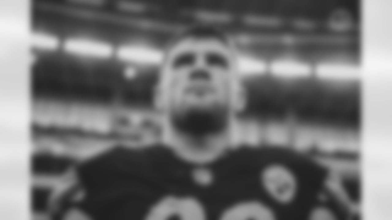 Pittsburgh Steelers linebacker T.J. Watt (90) during a regular season game between the Pittsburgh Steelers and the Dallas Cowboys, Sunday, Nov. 8, 2020 in Dallas, TX. The Steelers defeated the Cowboys 24-19. (Karl Roser / Pittsburgh Steelers)