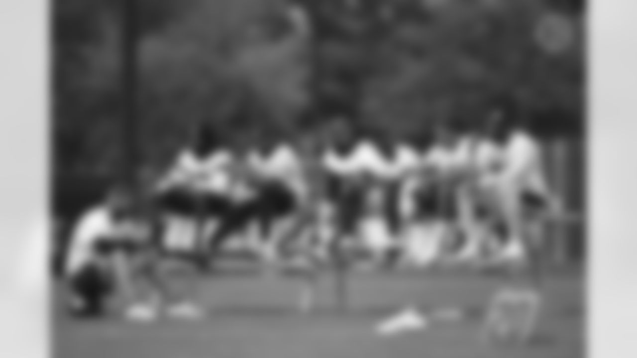 Pittsburgh Steelers quarterback Ben Roethlisberger (7), Pittsburgh Steelers wide receiver Diontae Johnson (18), Pittsburgh Steelers running back Jaylen Samuels (38), Pittsburgh Steelers wide receiver JuJu Smith-Schuster (19), Pittsburgh Steelers wide receiver James Washington (13), Pittsburgh Steelers wide receiver Chase Claypool (11) and Pittsburgh Steelers tight end Eric Ebron (85) practice at the UPMC Rooney Sports Complex preparing for a Week 2 matchup against the Denver Broncos, Thursday, Sept. 17, 2020 in Pittsburgh, PA. (Karl Roser / Pittsburgh Steelers)