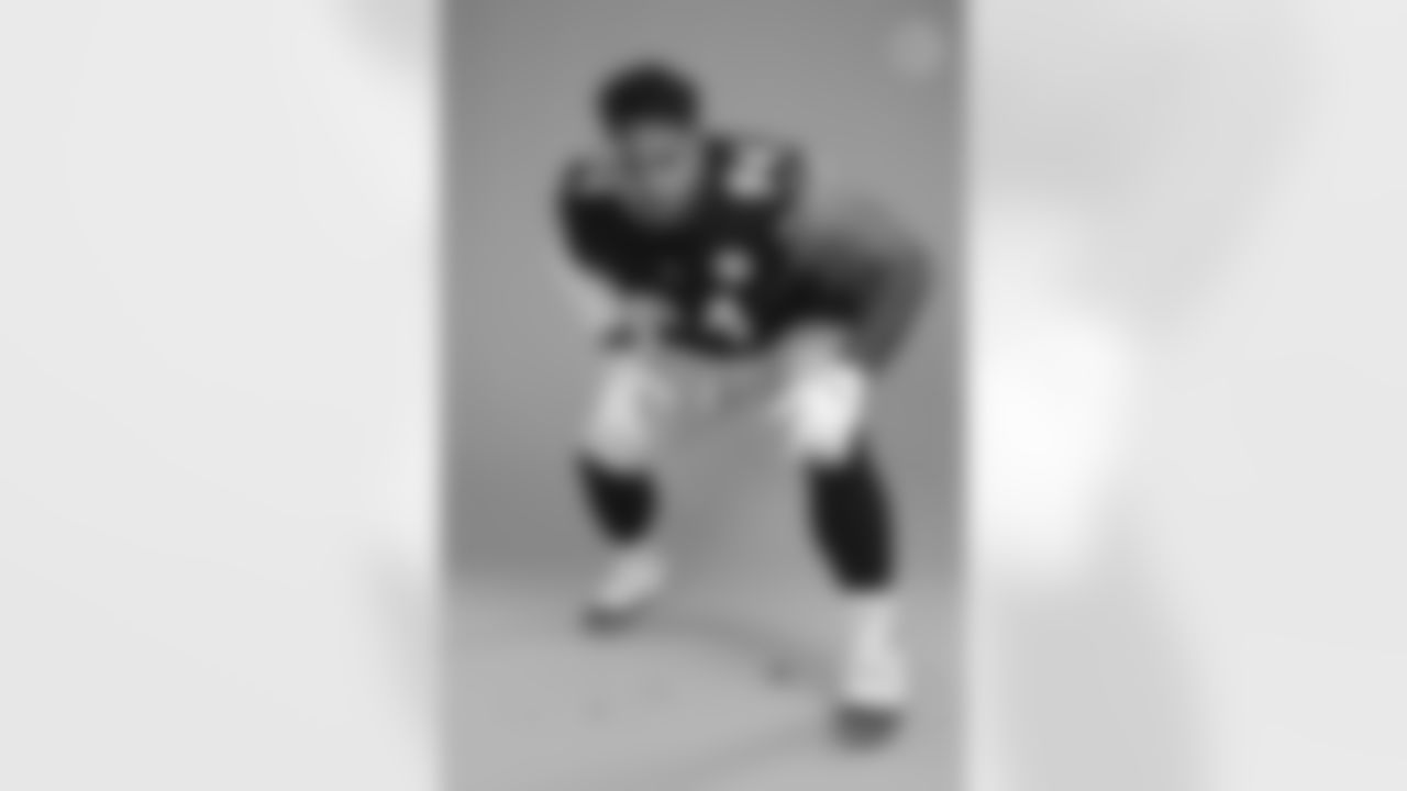 Pittsburgh Steelers nose tackle Tyson Alualu (94) poses for a photo during the Steelers 2021 media day, Saturday, July 24, 2021 in Pittsburgh, PA. (Caitlyn Epes / Pittsburgh Steelers)
