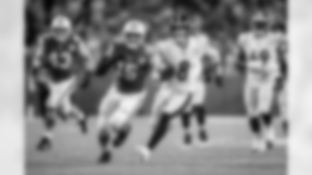 Pittsburgh Steelers quarterback Kenny Pickett (8) during a regular season game between the Pittsburgh Steelers and the Miami Dolphins, Sunday, Oct. 23, 2022 in Miami, FL. The Dolphins beat the Steelers 16-10. (Abigail Dean / Pittsburgh Steelers)